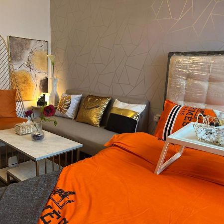 Cozy Studio Unit At Sun Residences Quezon City Exteriör bild