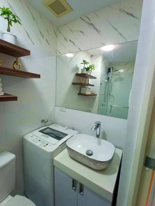 Cozy Studio Unit At Sun Residences Manila Exteriör bild