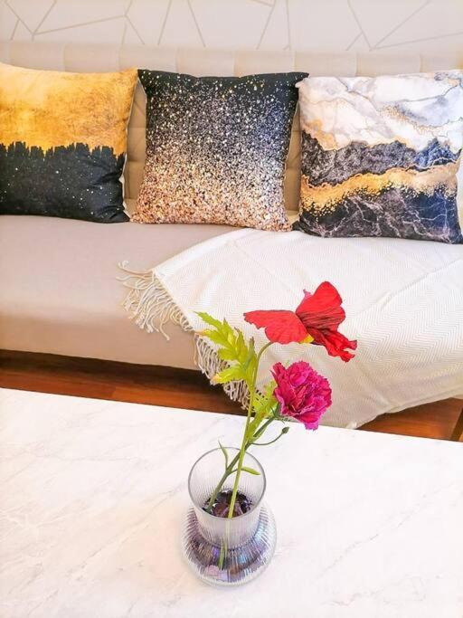 Cozy Studio Unit At Sun Residences Quezon City Exteriör bild
